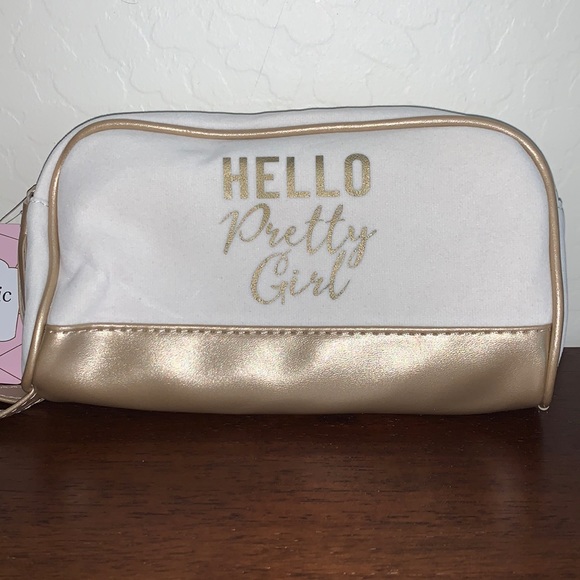 BEST BRANDS BRAND NEW WITH TAGS SUPER CUTE COSMETIC BAG - Picture 2 of 7